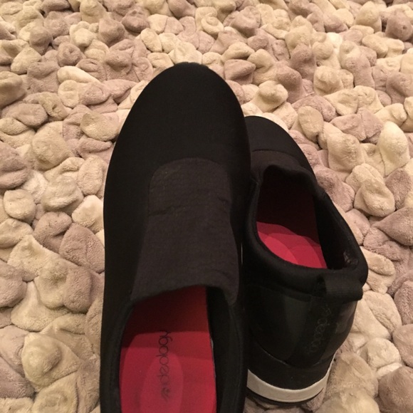 Ideology sneakers. Very comfortable. Memory foam - Picture 5 of 8